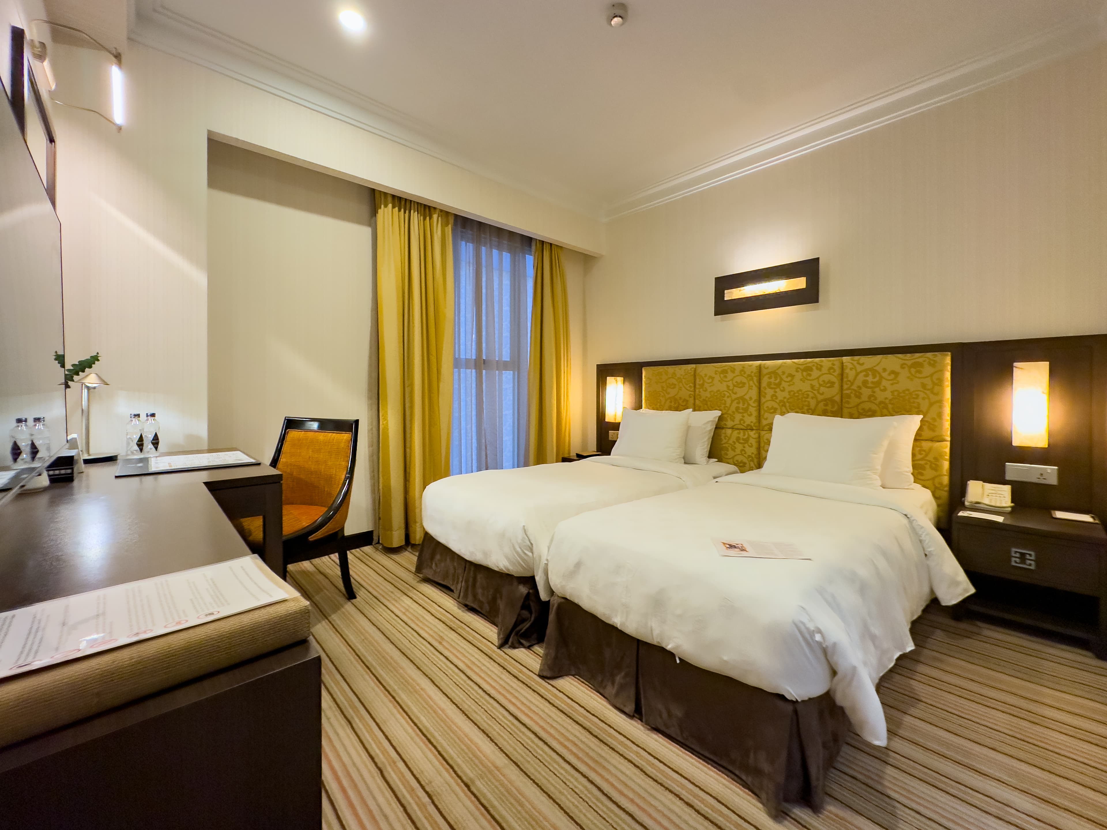 SILK PATH Hotel Deluxe Twin Room